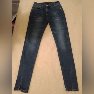 Unbranded Blue Jeans 26x28. 9" rise.
